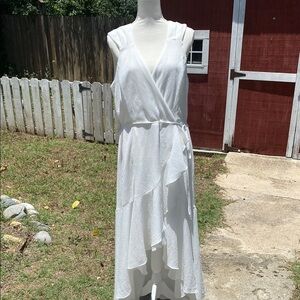 Danny & Nicole White Maxi Dress